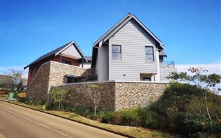 5 Bedroom House in Cotswold Downs Estate