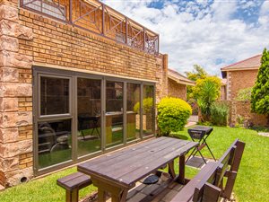 3 Bed Townhouse in Ruimsig