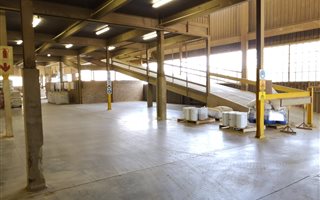 7406 m² Industrial space in Alrode
