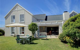 4 Bedroom House in Kingswood Golf Estate