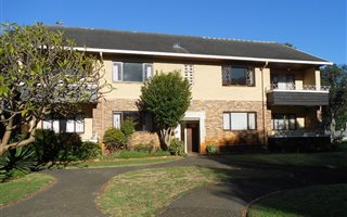 2 Bedroom Flat in Bergvliet
