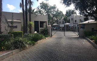 1 Bedroom Townhouse in Paulshof