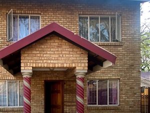 2 Bed Apartment in Rustenburg Central