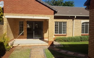 2 Bedroom Townhouse in Equestria