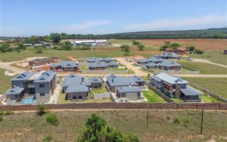 890 m² Land available in White River