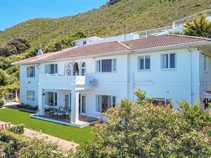 4 Bed House in St James