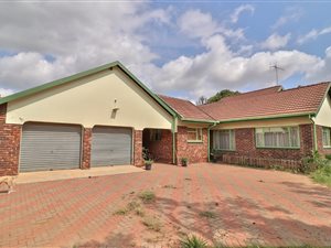 3 Bed House in Riamarpark