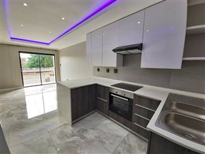 2 Bed Townhouse in Robertsham