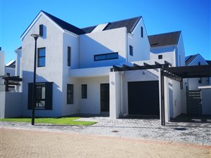 3 Bed House in Acorn Creek Lifestyle Estate