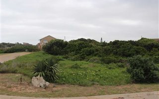 735 m² Agricultural Holding in Paradise Beach