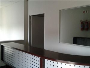 800 m² Commercial space in Irene