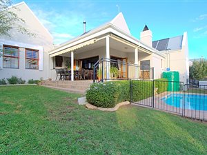 3 Bed House in Dennegeur