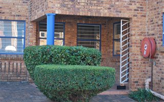 160 m² Office Space in Weltevreden Park