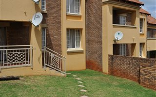 2 Bedroom Townhouse in Mooikloof Equestrian Estate