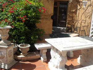 3 Bed House in Robertsham