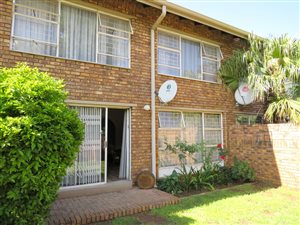3 Bed Townhouse in Vanderbijlpark SE