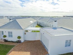 3 Bed House in Sunningdale