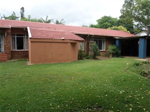 4 Bed House in Waterkloof Glen