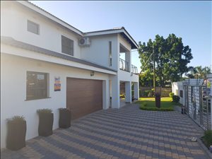 4 Bed House in Brackenham