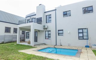4 Bedroom House in Berg En Dal