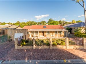 4 Bed House in Berg En Dal