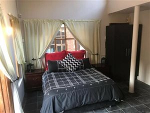 Bachelor apartment in Kensington