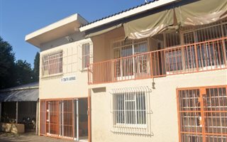 400 m² Commercial space in Edendale