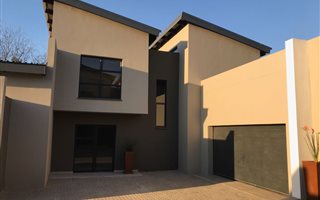3 Bedroom Townhouse in Equestria