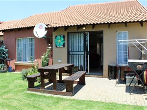 3 Bedroom Duplex in Illiondale