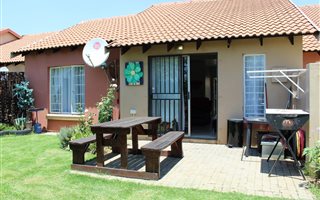 3 Bedroom Duplex in Illiondale