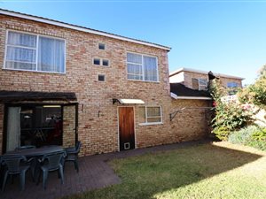 3 Bed Townhouse in Wilgeheuwel
