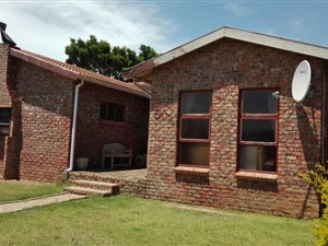 4 Bedroom House in Azalea Park