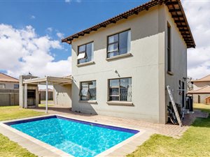 3 Bed House in Halfway House