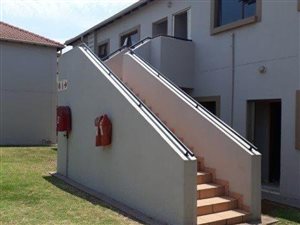 2 Bed Apartment in Emfuleni Golf Estate