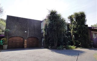 3 Bedroom House in Signal Hill