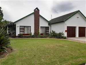 3 Bed House in Strand North
