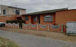 5 Bedroom House in Bishop Lavis