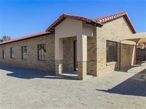 274 m² Commercial space in Liefde en Vrede