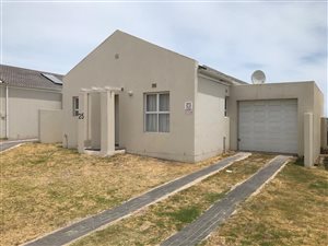 2 Bedroom House in Langebaan Central