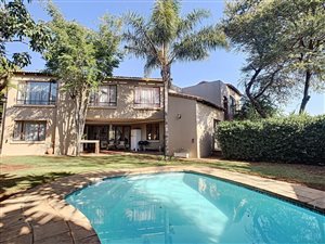 4 Bed House in Waterkloof Golf Estate