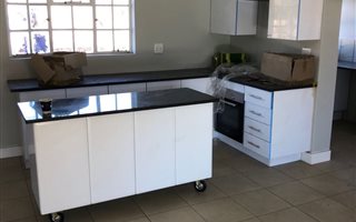 3 Bedroom Townhouse in Die Hoewes