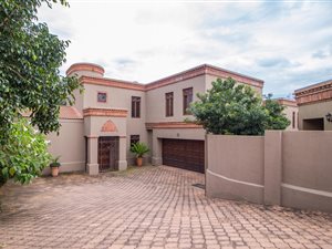 3 Bed Cluster in Eagle Canyon Golf Estate