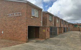 3 Bedroom Duplex in Grahamstown Central