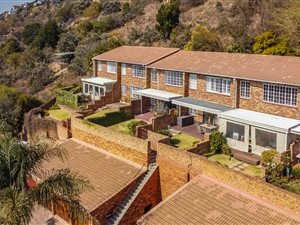 3 Bed Townhouse in Constantia Kloof