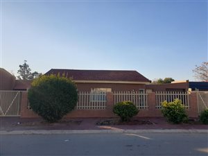 5 Bed House in Lenasia