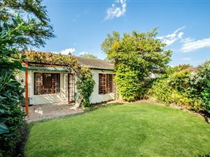 2 Bed Townhouse in Constantia