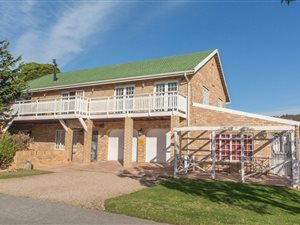 5 Bed House in Seaside Longships