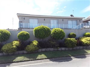 5 Bed Duet in Dana Bay
