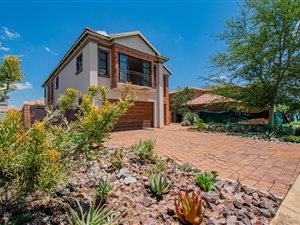5 Bed House in Theresa Park