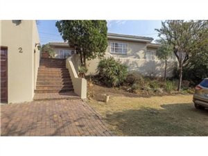 5 Bed House in Westcliff